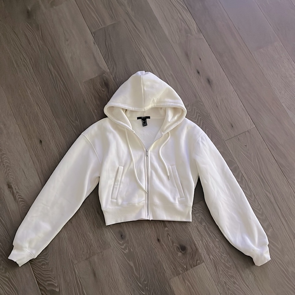 Forever21 white/cream zip up sweatshirt. Size:S. Gently Used.